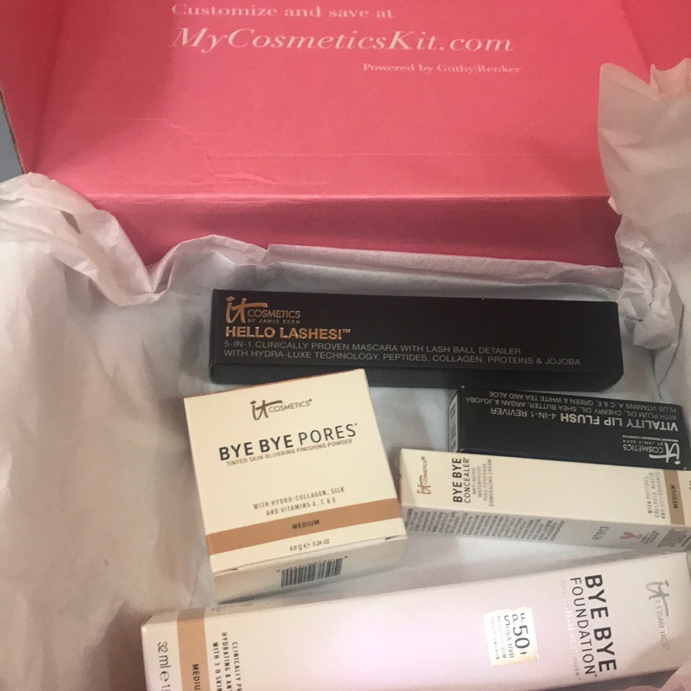 It cosmetics! Full supply 5 piece box